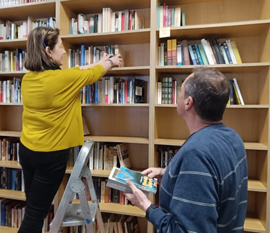 Reportaje | Libros “rescatados” para la Asociación de Veciños de San Mateo, en Narón