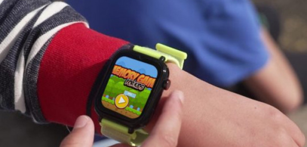 Así es el primer reloj infantil con WhatsApp seguro y reconocimiento facial