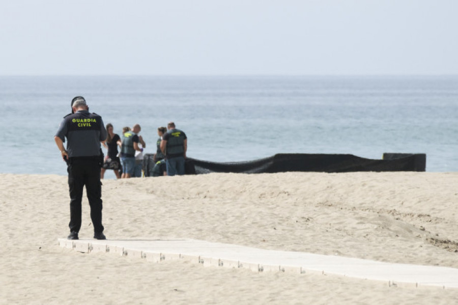 La bebé hallada muerta en una playa de Tarragona iba en una patera que naufragó en abril