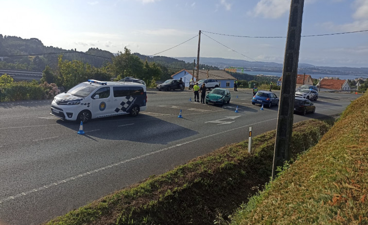 Dos personas heridas en una colisión automovilística entre Fene y Cabanas