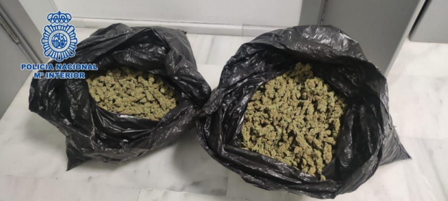Intervienen 18 kilos de marihuana en paquetes llegados a una empresa de transportes de Lugo