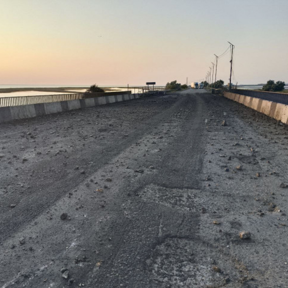 Rusia reanuda la circulación por el puente de Crimea tras el ataque de Ucrania