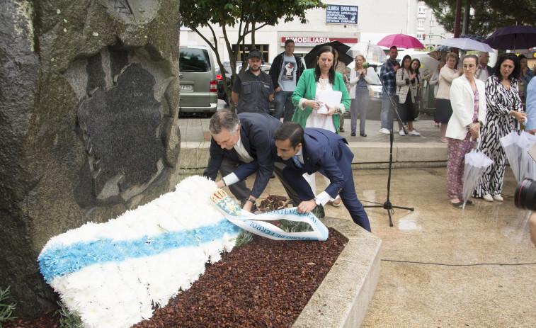 Ferrol celebra o Día de Galicia cunha ofrenda floral e a música do Toxos e Froles