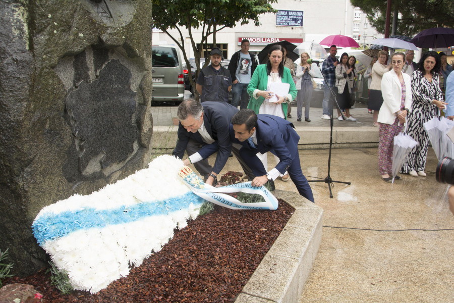 Ferrol celebra o Día de Galicia cunha ofrenda floral e a música do Toxos e Froles