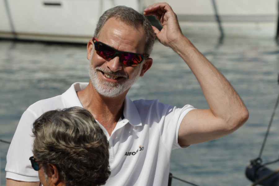 Felipe VI vuelve a embarcar en el Aifos: “Da gusto navegar, había ganas”