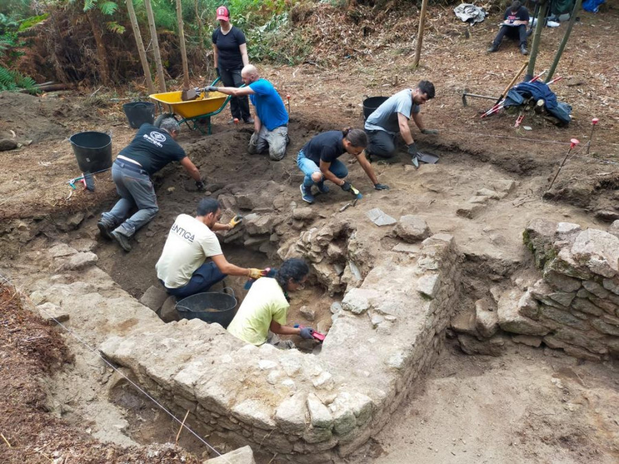 La primera campaña de excavación en el castro de Esmelle concluirá esta semana