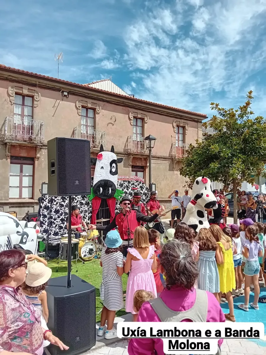 Las compañías Títeres Cachirulo y Chévere protagonizan la XLV Mostra de Teatro Galego de Cariño