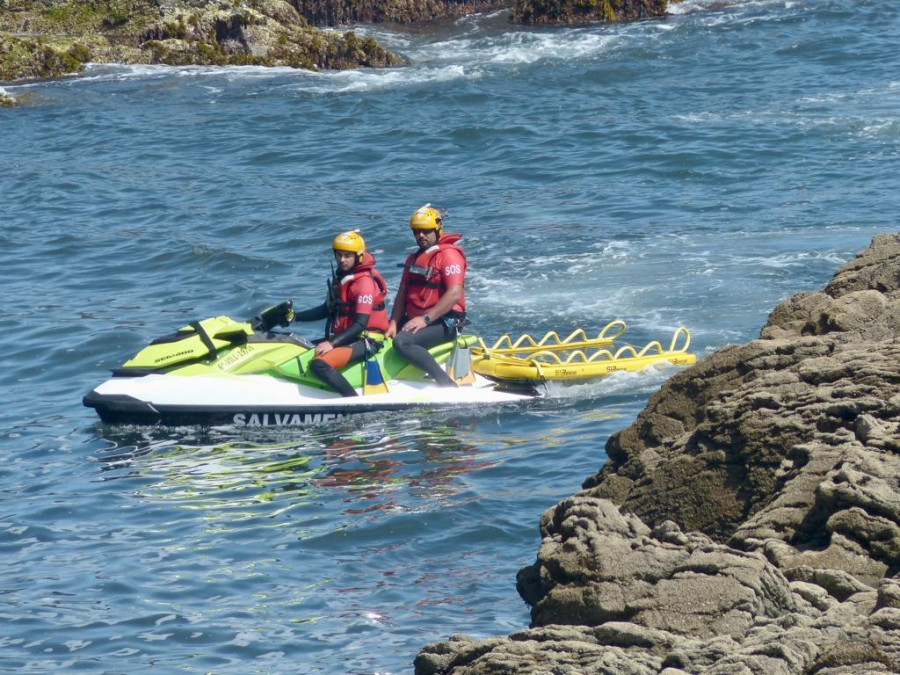 Localizados en buen estado los tripulantes de la embarcación perdida en Ferrol