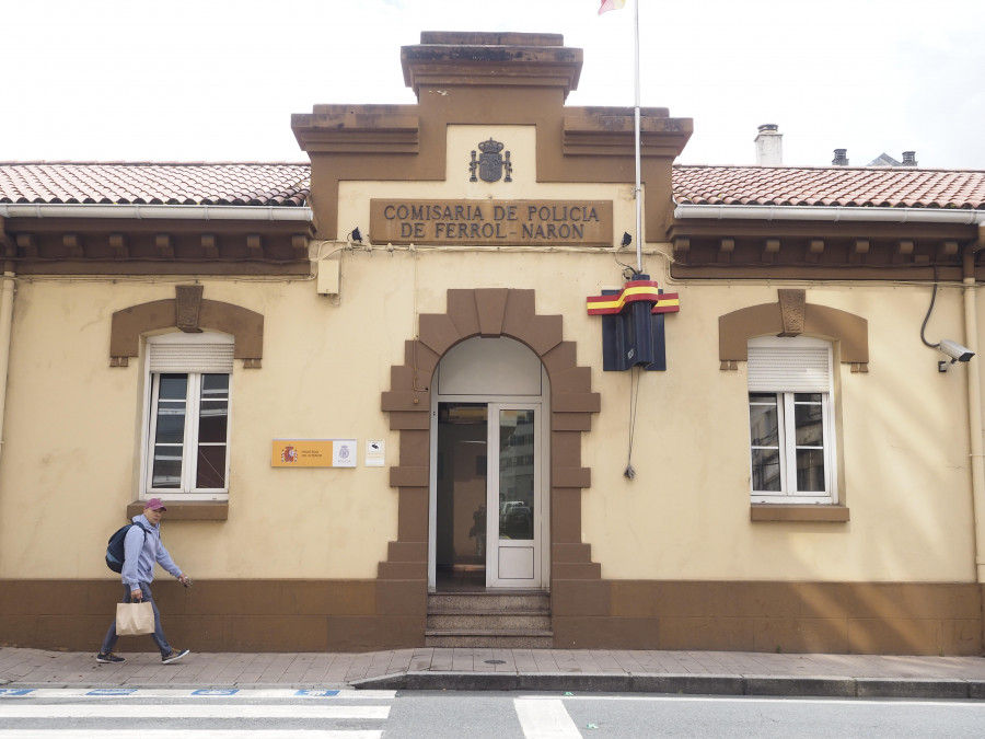 Detenidos dos jóvenes en Ferrol por robos en las fiestas patronales de Castro y Lubre