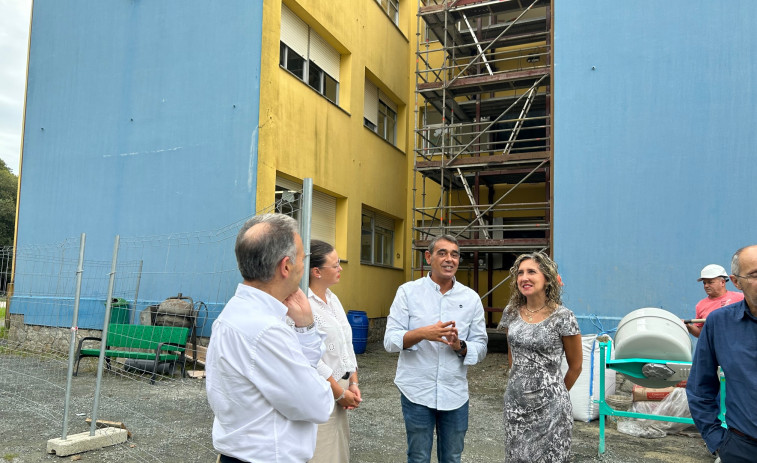 Avanza la instalación de dos ascensores en el CPI O Feal de Narón