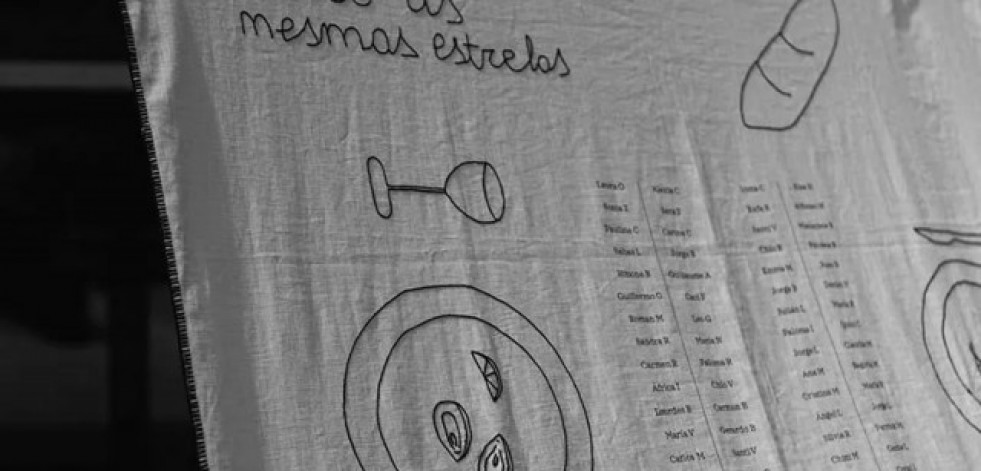 Los bordados están de moda en las bodas: sitting plans, velos, servilletas o menús