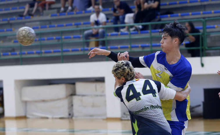 El Balonmano Narón, a la búsqueda de pista