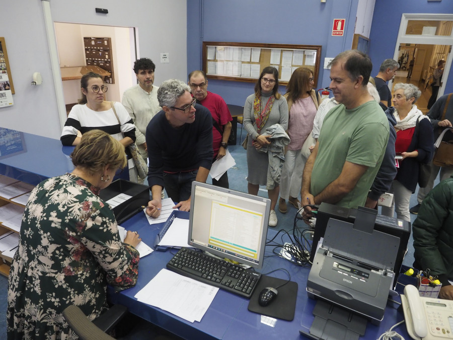 Reclaman  que el Concello de Ferrol cumpla la ordenanza de normalización lingüística