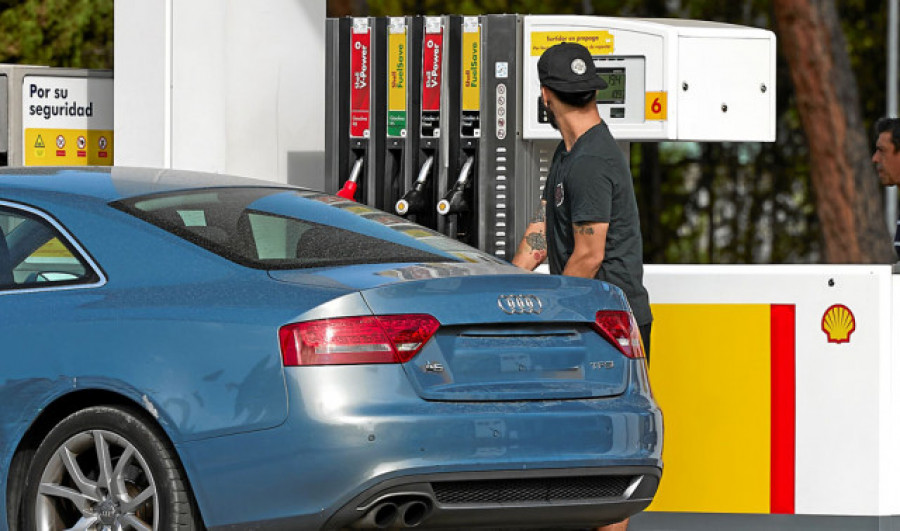 Los precios de la gasolina de 95 y del diésel de automoción caen más del 10 % esta semana