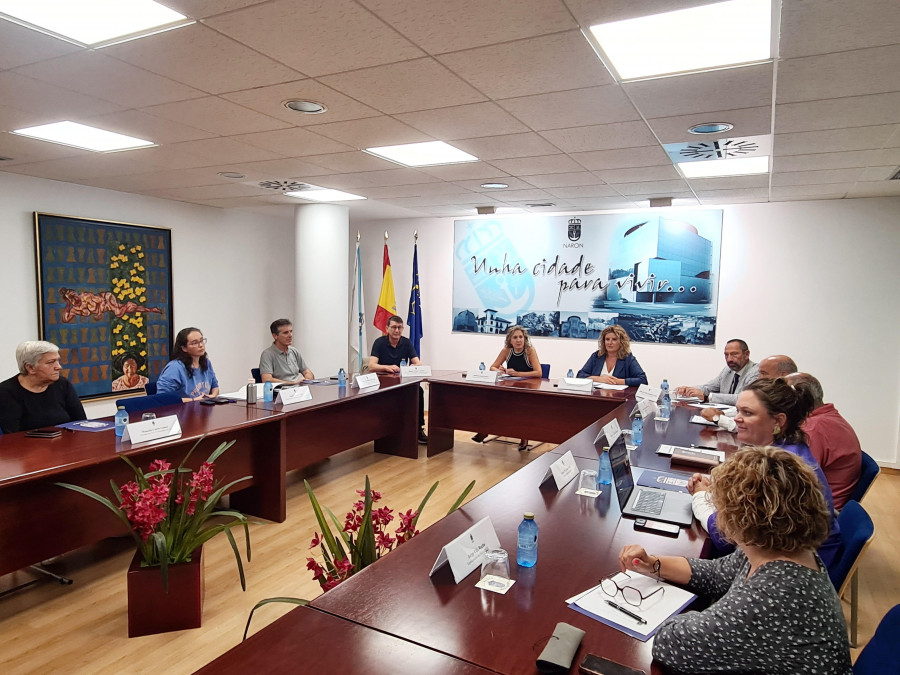 Búsqueda de apoyos en empresas y Universidad por el problema de las moscas en O Val