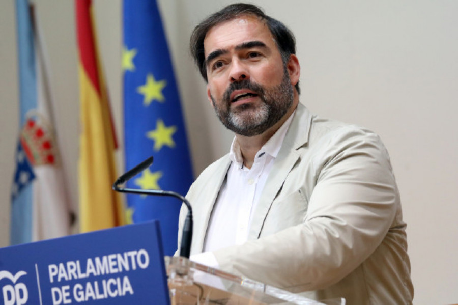 Alberto Pazos repite como portavoz del PPdeG en el Parlamento