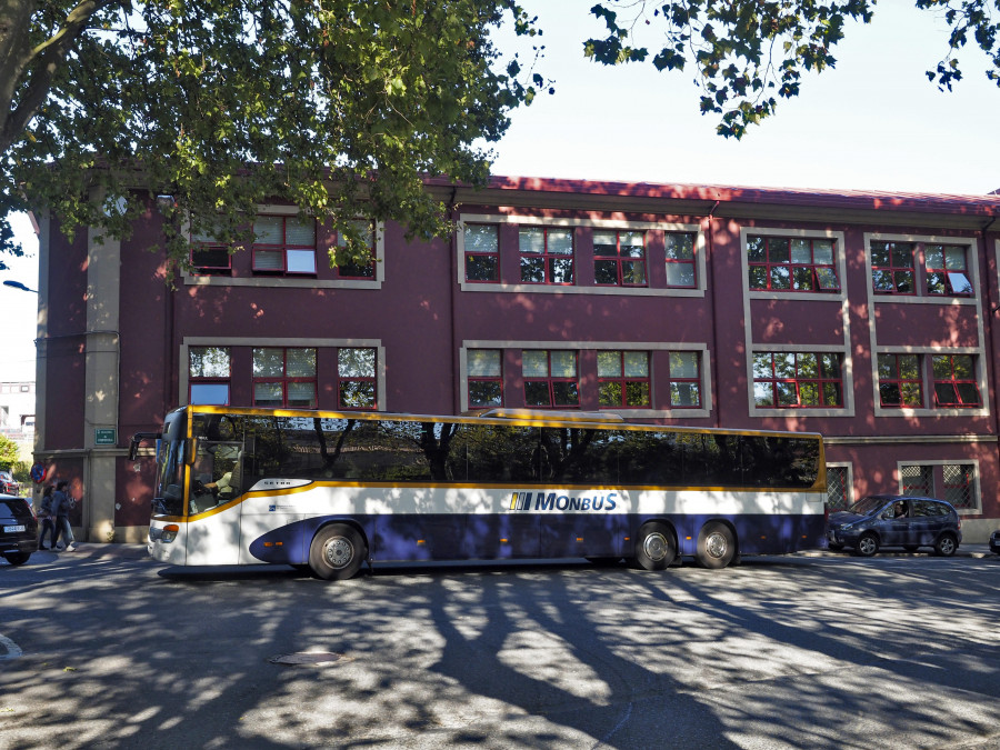 Las Anpas gallegas censuran la mala organización del transporte escolar en la comarca