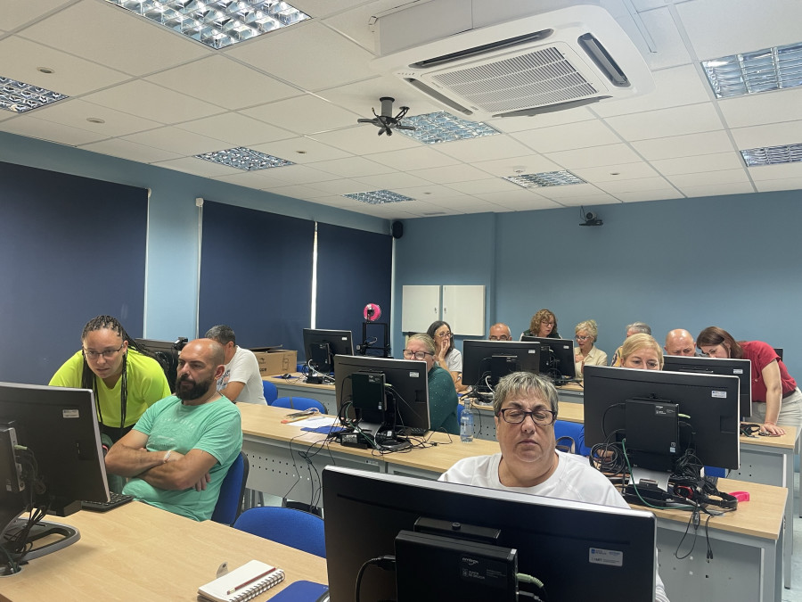 Impresión 3D solidaria en el Aula CeMIT de Ortigueira