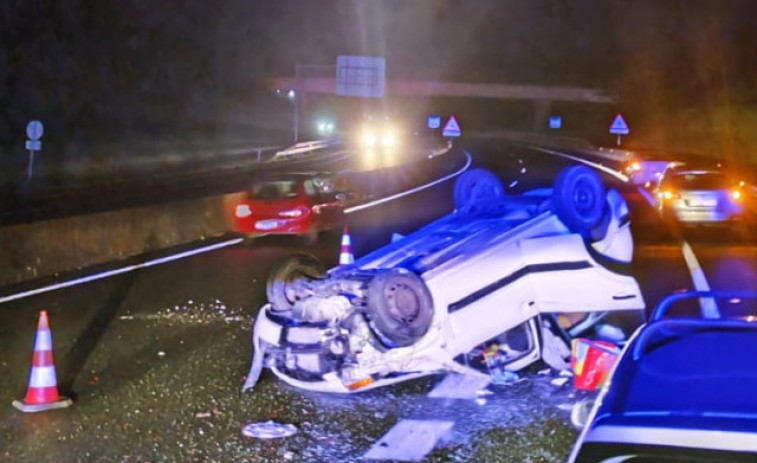 Un conductor sufre la amputación de los pies en un brutal accidente en Rianxo