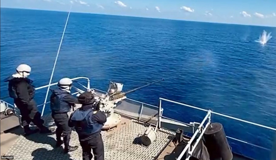 El BAC “Patiño” realiza ejercicios de tiro en su despliegue con la OTAN en el Mediterráneo