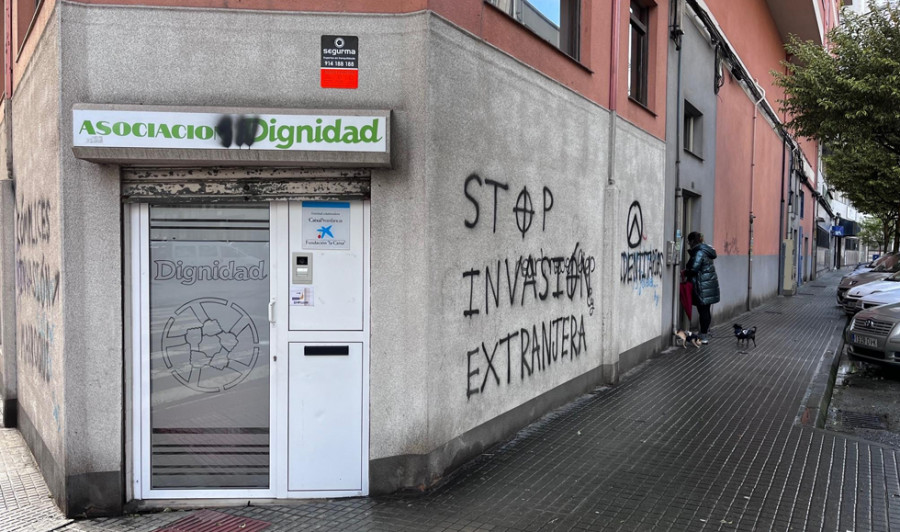 Condena unánime a las pintadas racistas aparecidas en la tienda solidaria de la Asociación Dignidad