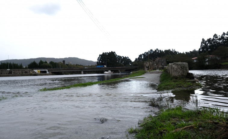 Las fuertes lluvias vuelven a dejar inundaciones en Narón y Valdoviño