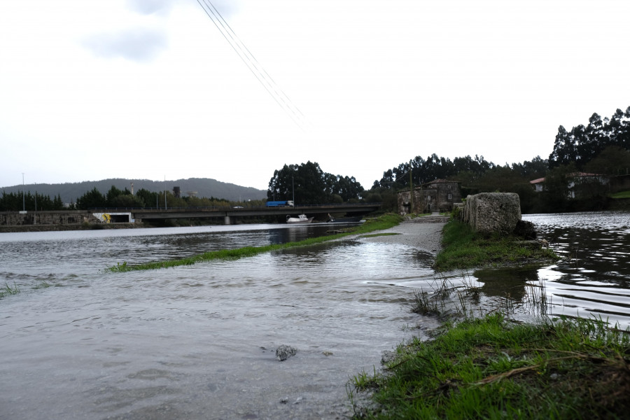 Las fuertes lluvias vuelven a dejar inundaciones en Narón y Valdoviño