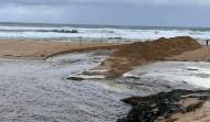 Abierto el canal de desagüe artificial en la laguna de A Frouxeira, en Valdoviño