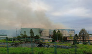 La Xunta activa el Plan Platerga en nivel 1 en el incendio industrial de As Somozas