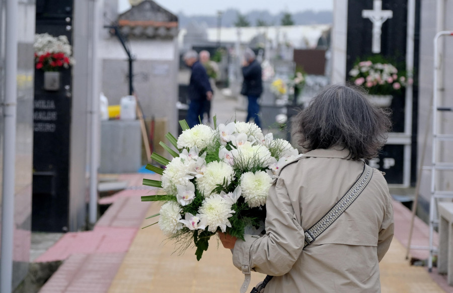 Las visitas a los cementerios de Ferrol se concentran en la mañana