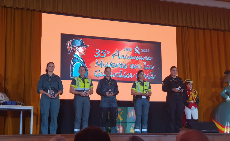 La guardia civil ferrolana Maite Lorenzo Díaz, distinguida en un acto de aniversario en Madrid