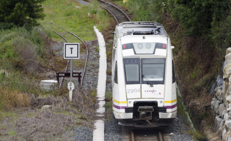 Interrumpida la circulación ferroviaria entre Ponte Mera y Cerdido por árboles caídos en la vía