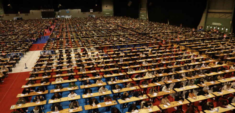Más de 20.000 personas se inscriben para cubrir 1.600 plazas de profesores en Galicia