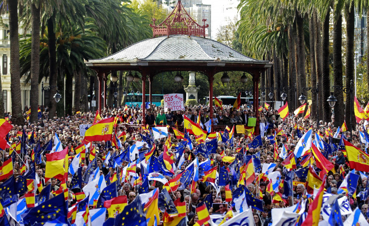 Casi cinco mil personas protestaron contra la amnistía en A Coruña