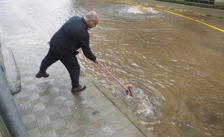 Las fuertes lluvias dejan decenas de inundaciones por toda Ferrolterra