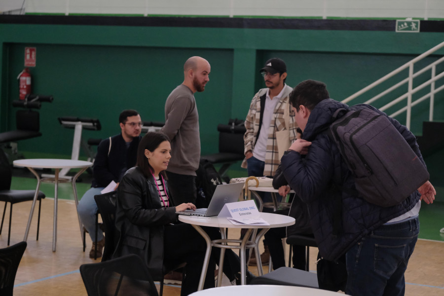 Universidad y empresa se alían por el empleo en una feria en la que destacó la oferta en ingeniería