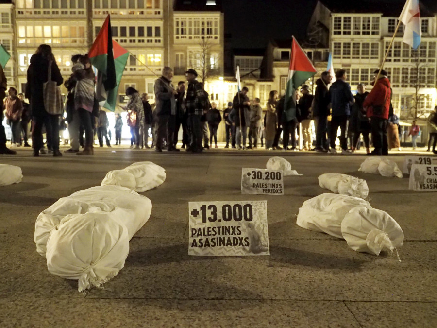 Concentraciones de apoyo al pueblo palestino en las plazas de Ferrol y de Pontedeume