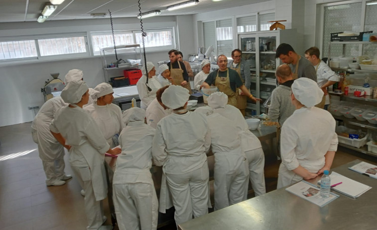 Formación para profesionales de la panadería y alumnado en el CIFP Fragas do Eume