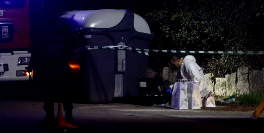 El cadáver de la mujer hallada tras un contenedor en O Porriño tenía un pañuelo en la boca