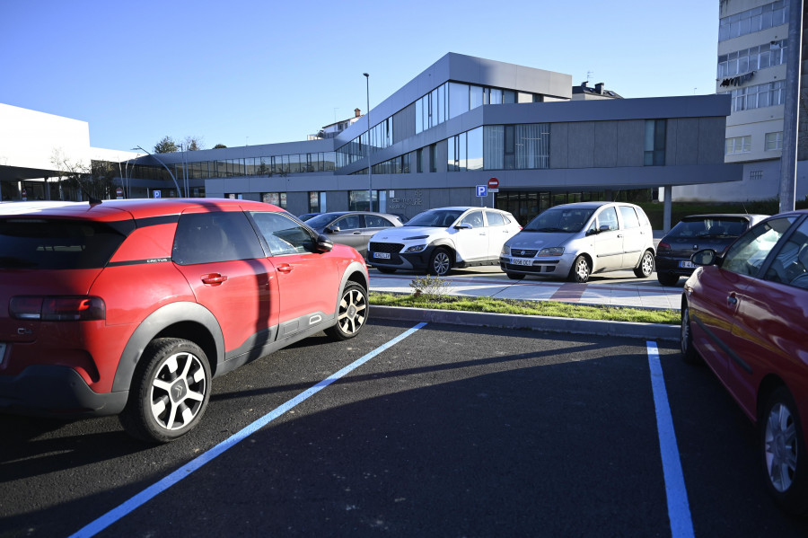 El nuevo centro de salud de Narón ya dispone de cerca de 180 plazas de estacionamiento
