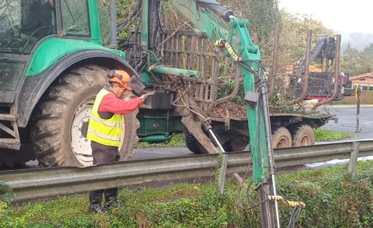 La Xunta inicia la limpieza de varios tramos del río Grande de Xubia en San Sadurniño