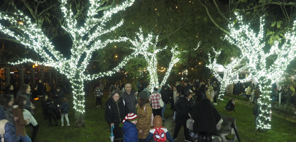 Encendido oficial de las luces en Narón