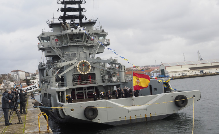 El buque “Cadena 4” pasa a ser propiedad  de la Armada y será transformado en Ferrol