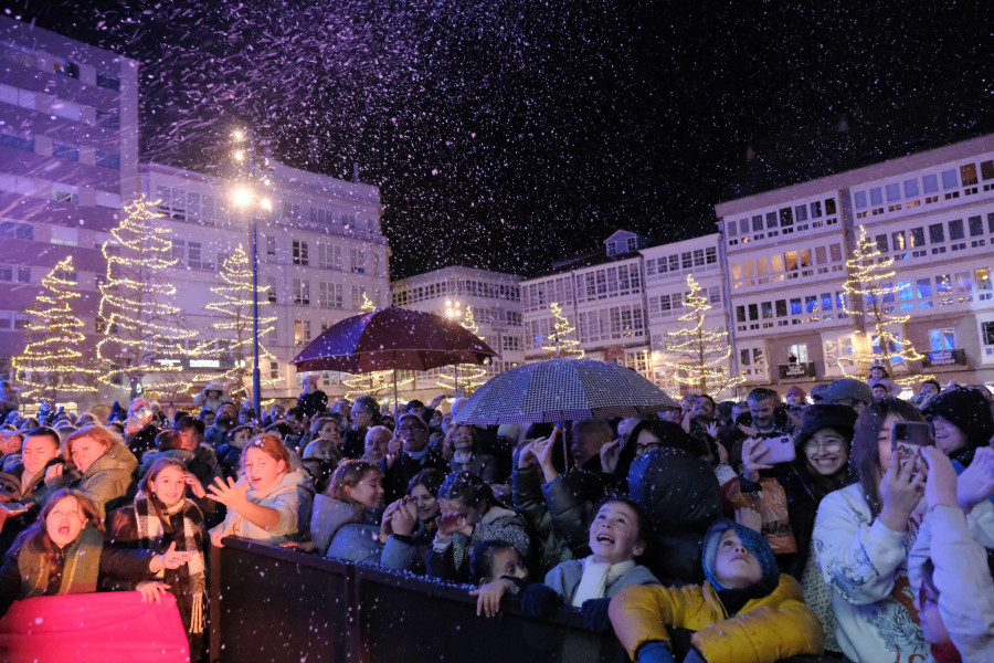 Fiesta en Ferrol para dar la bienvenida a la Navidad en los tiempos del selfi