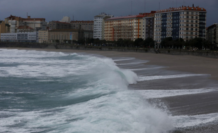 Aemet emite para este viernes una alerta naranja en A Coruña por viento y oleaje