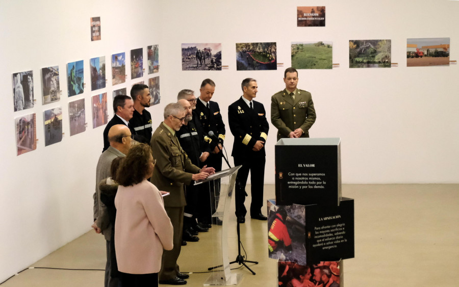 La Unidad Militar de Emergencias enseña su trabajo con una exposición de fotos en el Torrente