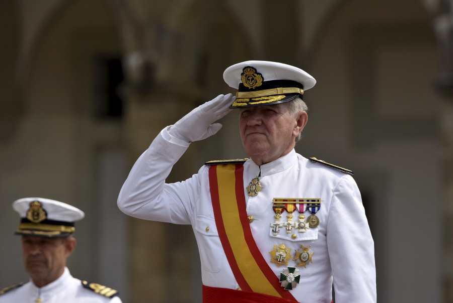 La Junta de Cofradías otorga su Medalla de Oro al vicealmirante Ignacio Frutos