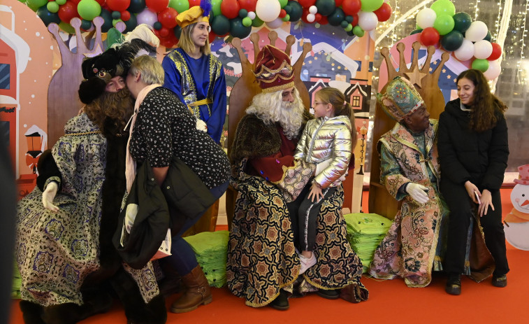 El Concello de Ferrol recibe cerca de un centenar de solicitudes para acompañar a los Reyes Magos