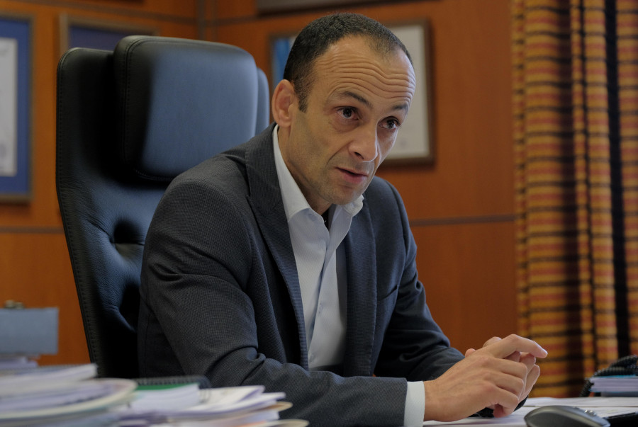 Barea califica de  “un nuevo agravio” la exclusión del puerto de Ferrol de la red básica de mercancías