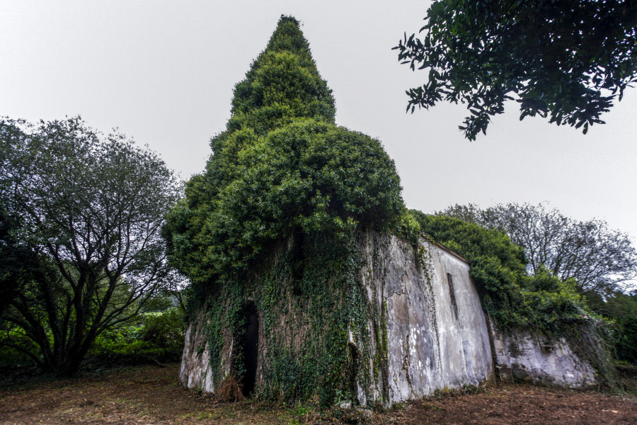 La iglesia gótica de San Pedro de Loira, un oasis ferrolano en pleno concello de Valdoviño